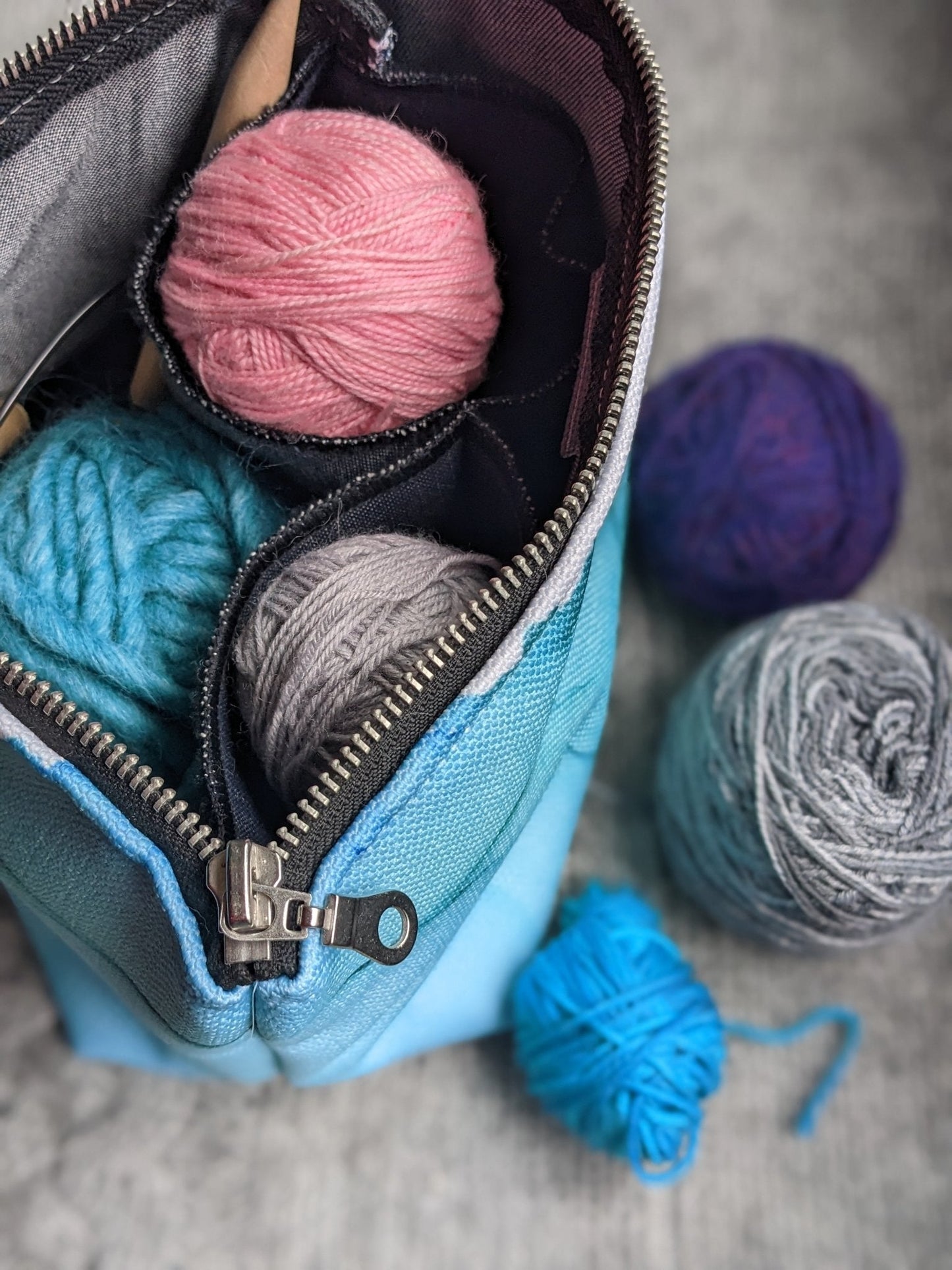 Zippered Project Bag | Blue Bricks
